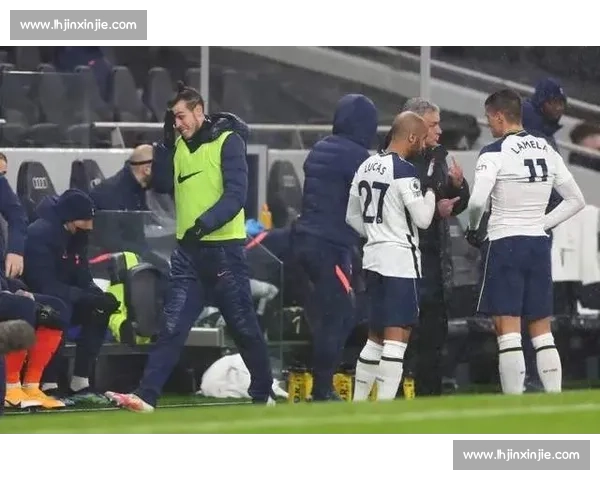 维尼修斯首秀灾难级表现！1.7 亿水货引众怒，球迷：对面边锋值 10 亿 +