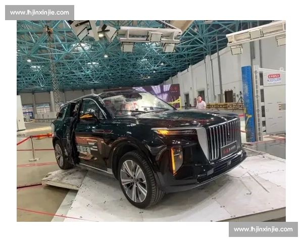 川超激战!球员交警联手解码 “双安全” 密码 川超激战!球员交警联手解码 “双安全” 密码