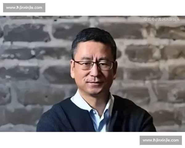 56 岁白岩松踢球滑倒不起,健康亮红灯引关注 56 岁白岩松踢球滑倒不起,健康亮红灯引关注